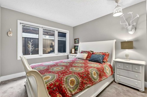 832-860 Midridge Drive Se, Calgary, AB - Indoor Photo Showing Bedroom
