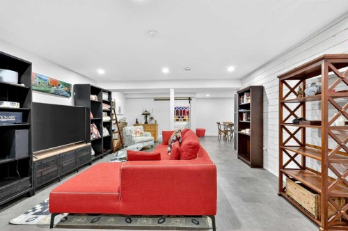 832-860 Midridge Drive Se, Calgary, AB - Indoor