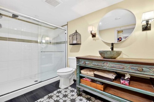 832-860 Midridge Drive Se, Calgary, AB - Indoor Photo Showing Bathroom