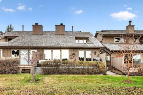 832-860 Midridge Drive Se, Calgary, AB - Outdoor