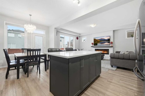 9 Osborne Link, Airdrie, AB 