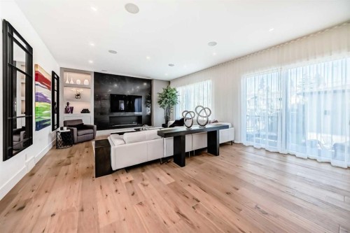 69 Carmangay Crescent Nw, Calgary, AB - Indoor Photo Showing Living Room