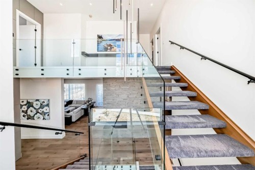 69 Carmangay Crescent Nw, Calgary, AB - Indoor Photo Showing Other Room