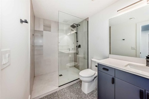 69 Carmangay Crescent Nw, Calgary, AB - Indoor Photo Showing Bathroom