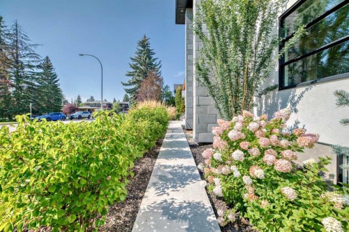 69 Carmangay Crescent Nw, Calgary, AB - Outdoor