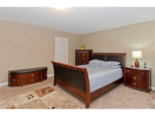 46 Mahogany Passage Se, Calgary, AB - Indoor Photo Showing Bedroom