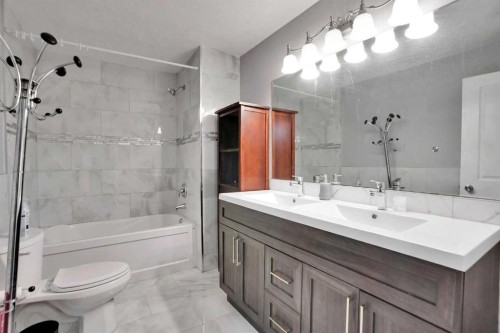 46 Mahogany Passage Se, Calgary, AB - Indoor Photo Showing Bathroom