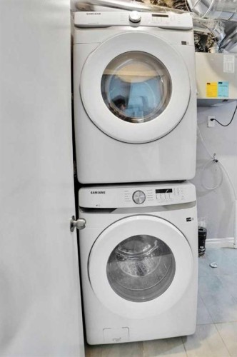 46 Mahogany Passage Se, Calgary, AB - Indoor Photo Showing Laundry Room