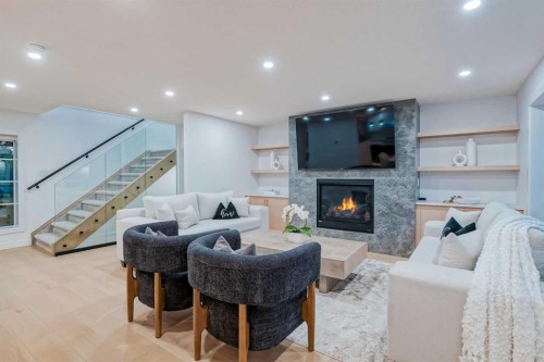 4239 Vauxhall Crescent Nw, Calgary, AB 