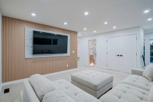 4239 Vauxhall Crescent Nw, Calgary, AB 