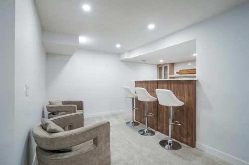 4239 Vauxhall Crescent Nw, Calgary, AB 