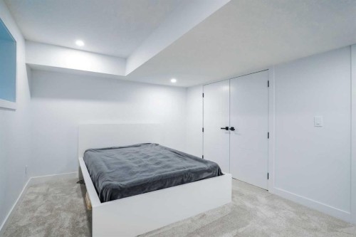 4239 Vauxhall Crescent Nw, Calgary, AB 