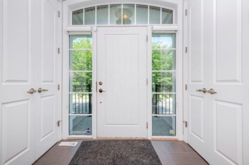 1 Murmansk Way Sw, Calgary, AB - Indoor Photo Showing Other Room