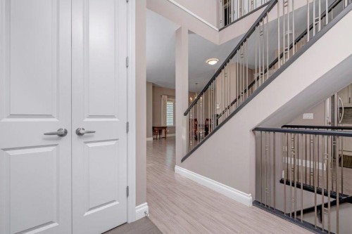 1 Murmansk Way Sw, Calgary, AB - Indoor Photo Showing Other Room