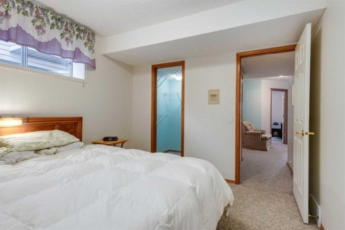 24 Sunmeadows Court Se, Calgary, AB - Indoor Photo Showing Bedroom
