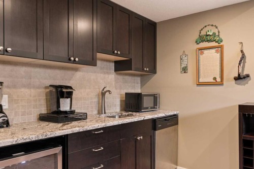 417 Silverado Boulevard Sw, Calgary, AB - Indoor Photo Showing Kitchen
