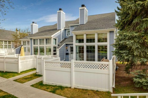 57-28 Berwick Crescent Nw, Calgary, AB - Outdoor