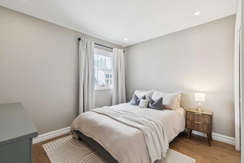 57-28 Berwick Crescent Nw, Calgary, AB - Indoor Photo Showing Bedroom
