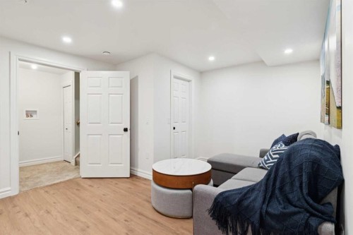 57-28 Berwick Crescent Nw, Calgary, AB - Indoor