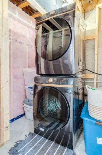 57-28 Berwick Crescent Nw, Calgary, AB - Indoor Photo Showing Laundry Room