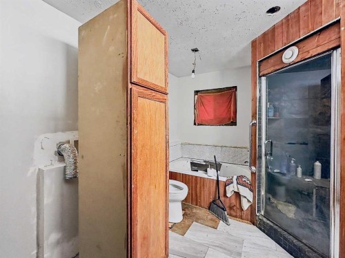 7204 21A Street Se, Calgary, AB - Indoor