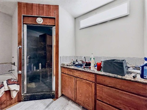 7204 21A Street Se, Calgary, AB - Indoor Photo Showing Other Room