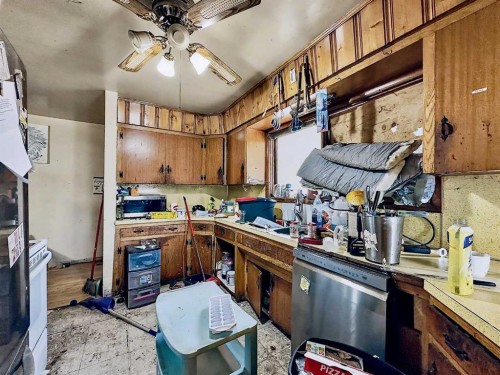 7204 21A Street Se, Calgary, AB - Indoor