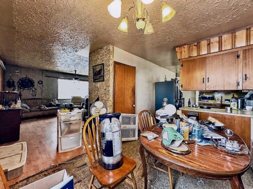 7204 21A Street Se, Calgary, AB - Indoor