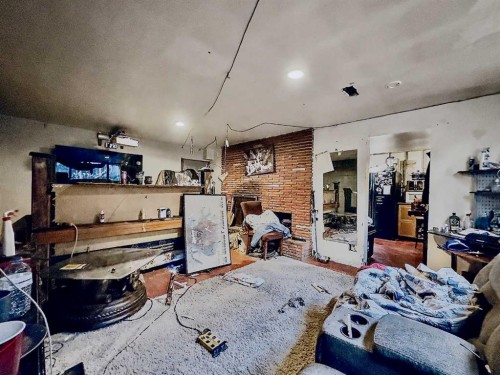 7204 21A Street Se, Calgary, AB - Indoor