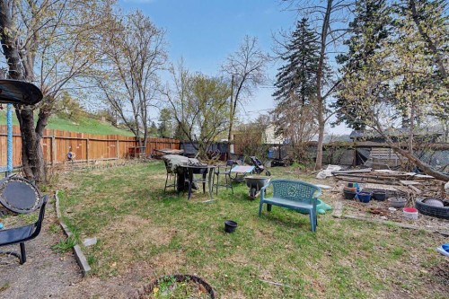 7204 21A Street Se, Calgary, AB - Outdoor