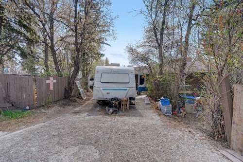 7204 21A Street Se, Calgary, AB - Outdoor
