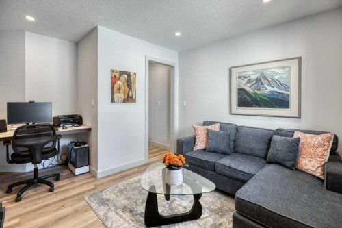 79 Riverview Circle, Cochrane, AB - Indoor Photo Showing Living Room