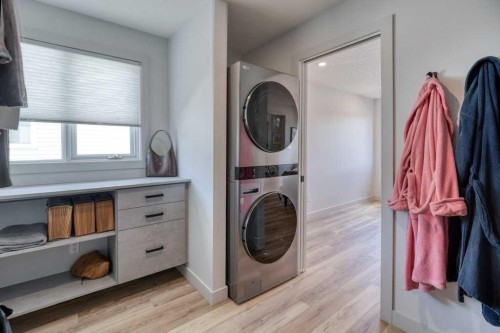 79 Riverview Circle, Cochrane, AB - Indoor Photo Showing Laundry Room