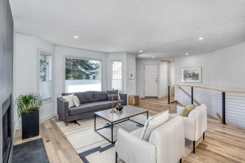 79 Riverview Circle, Cochrane, AB - Indoor Photo Showing Living Room