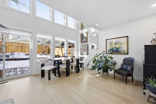 3817 18 Street Sw, Calgary, AB - Indoor