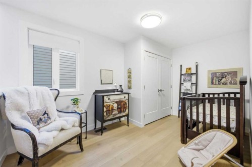 3817 18 Street Sw, Calgary, AB - Indoor