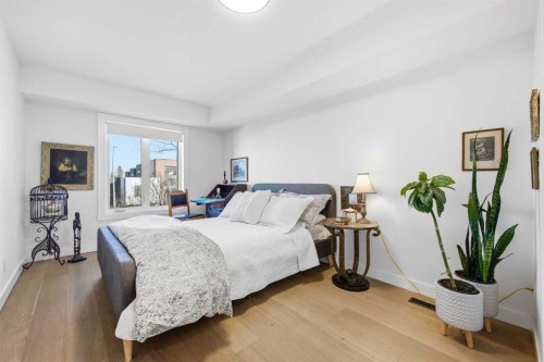 3817 18 Street Sw, Calgary, AB - Indoor Photo Showing Bedroom