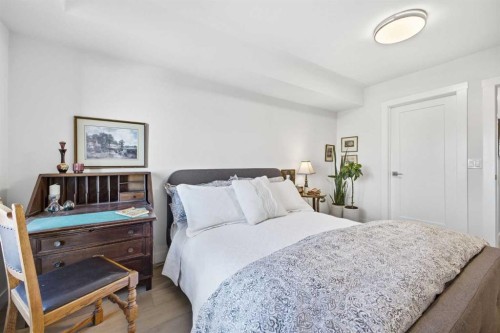 3817 18 Street Sw, Calgary, AB - Indoor Photo Showing Bedroom