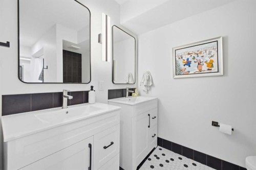 3817 18 Street Sw, Calgary, AB - Indoor Photo Showing Other Room