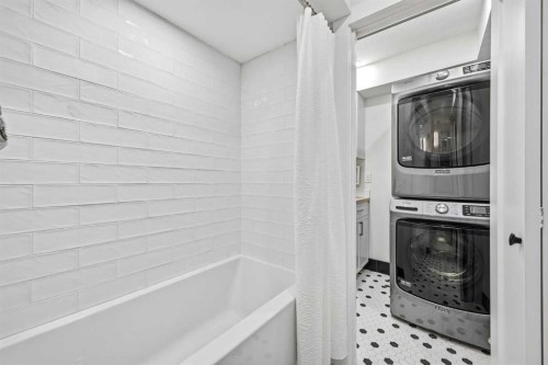 3817 18 Street Sw, Calgary, AB - Indoor Photo Showing Laundry Room