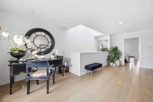 3817 18 Street Sw, Calgary, AB - Indoor