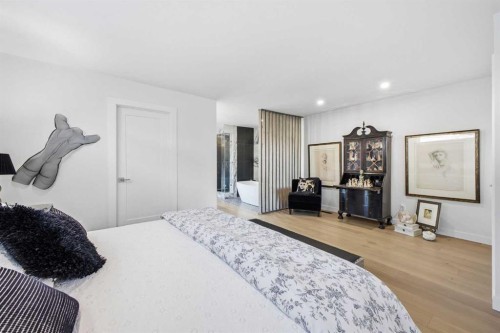 3817 18 Street Sw, Calgary, AB - Indoor Photo Showing Bedroom