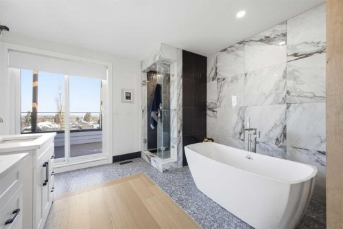 3817 18 Street Sw, Calgary, AB - Indoor Photo Showing Bathroom