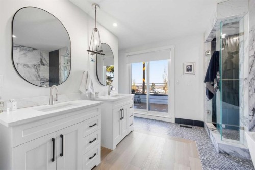 3817 18 Street Sw, Calgary, AB - Indoor Photo Showing Bathroom