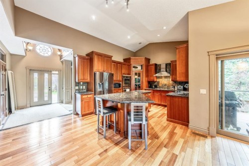 212 Aspen Meadows Place Sw, Calgary, AB - Indoor Photo Showing Kitchen