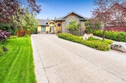 212 Aspen Meadows Place SW Calgary, AB T5H 4T2