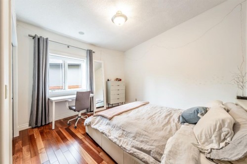 212 Aspen Meadows Place Sw, Calgary, AB - Indoor Photo Showing Bedroom