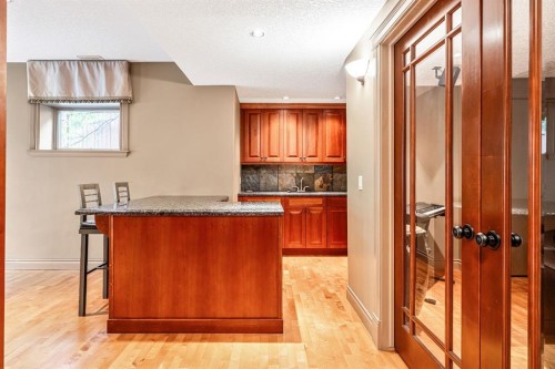 212 Aspen Meadows Place Sw, Calgary, AB - Indoor