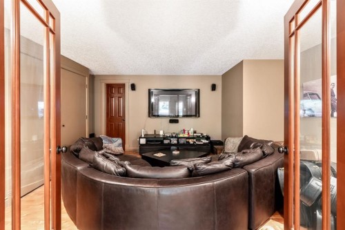 212 Aspen Meadows Place Sw, Calgary, AB - Indoor