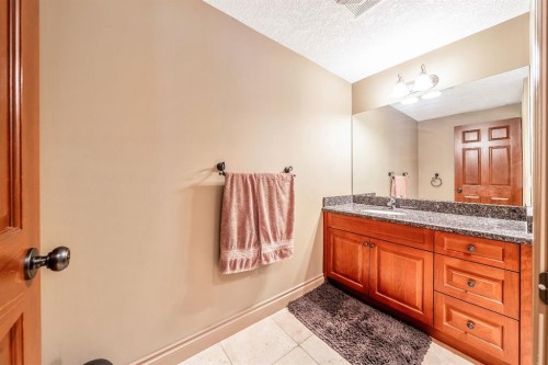 212 Aspen Meadows Place Sw, Calgary, AB - Indoor Photo Showing Bathroom